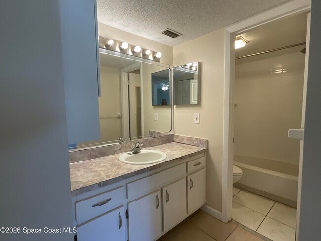 Building Photo - 435 Catamaran Dr