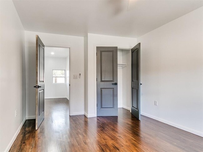 Building Photo - 1212 Caddell Ln