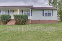 Building Photo - 525 Woods Dr