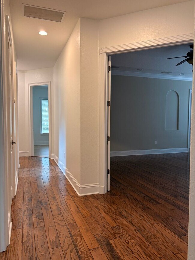 Building Photo - Luxury Windermere Home | 5 Bed 4.5 Bath La...