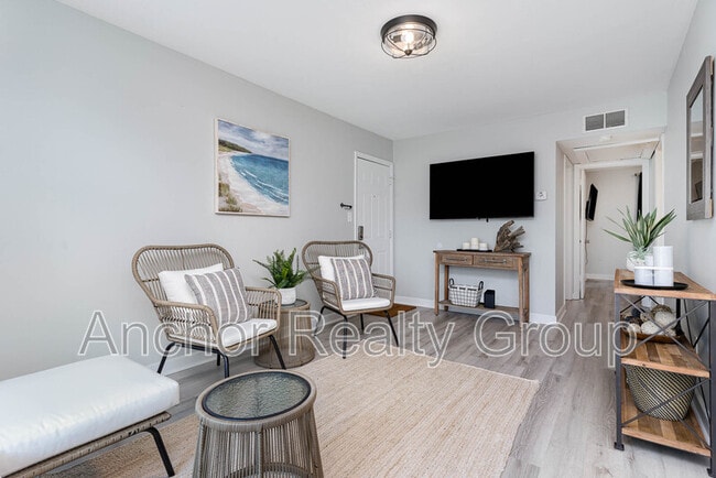 Building Photo - 909 Pacific Ave