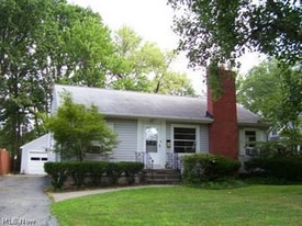 Building Photo - 145 E 5th Ave