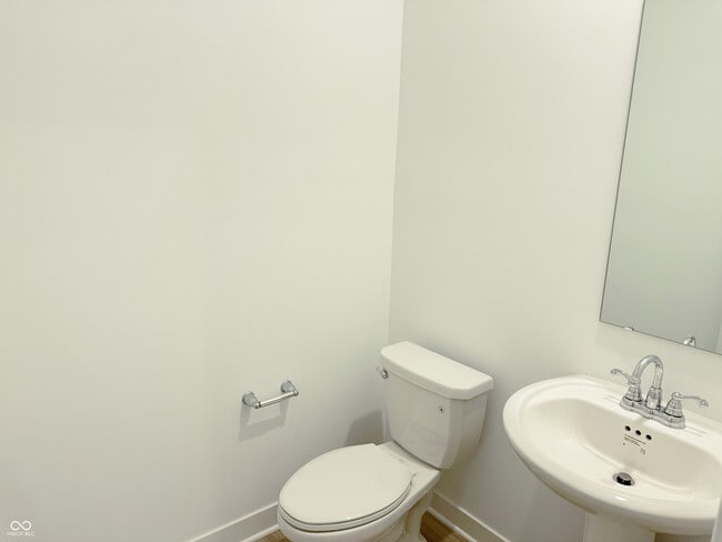 Building Photo - 769 Felix Dr