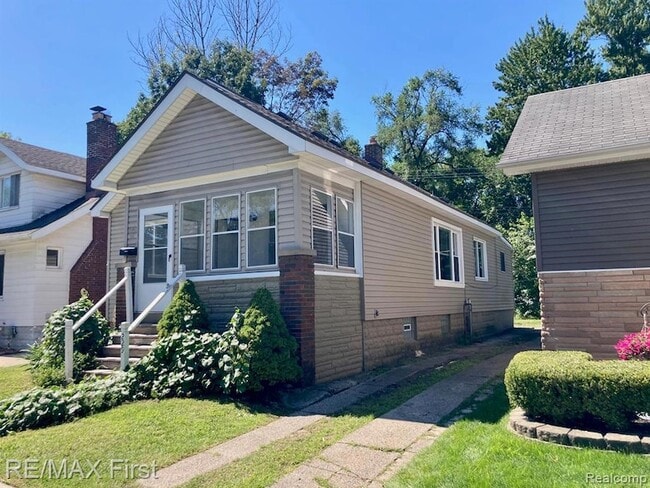 Building Photo - 229 Edgewood Pl