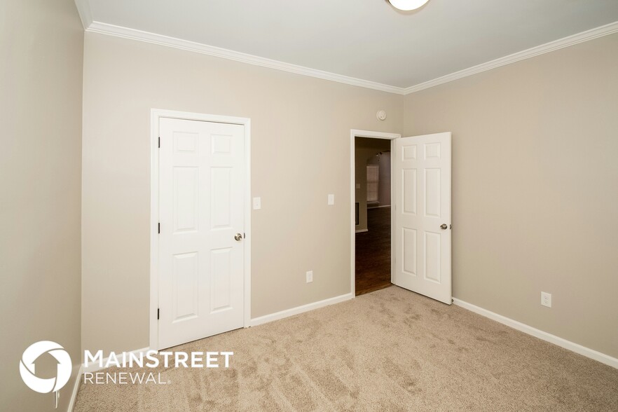 Building Photo - 105 Lenox Dr