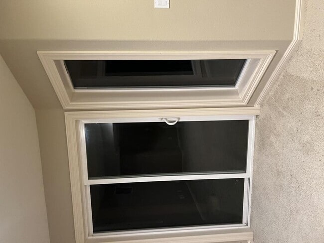 Building Photo - 15715 SE Bybee Dr