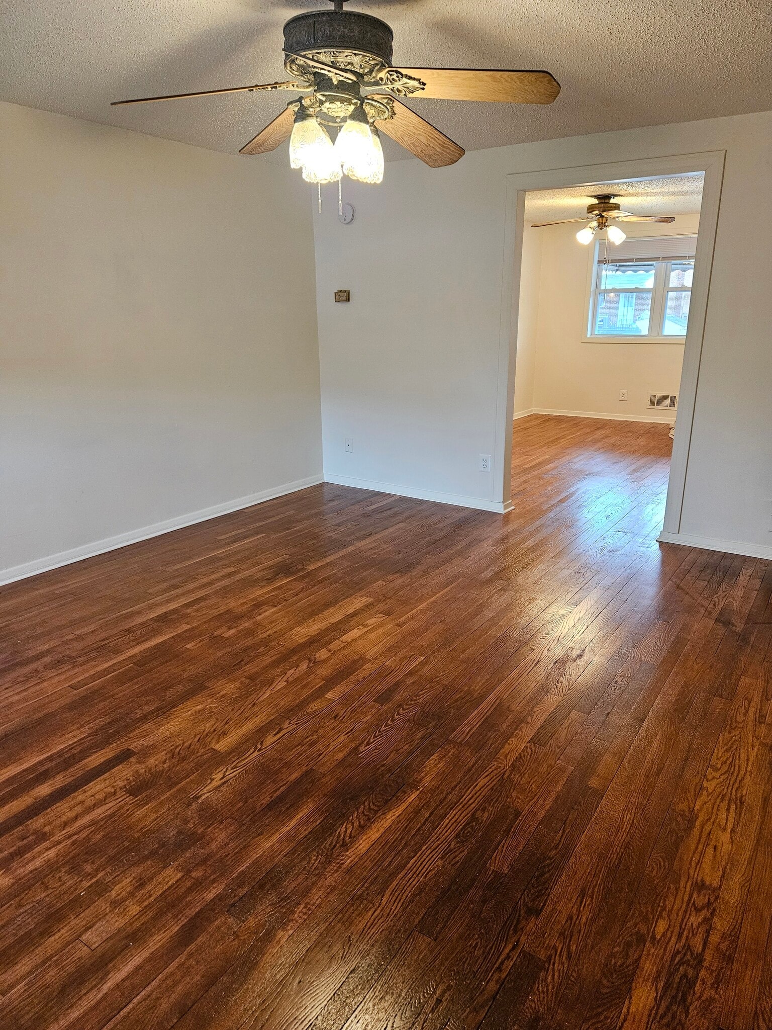 Building Photo - 7837 Kavanagh Rd