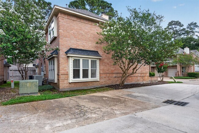 Building Photo - 5515 Strack Rd