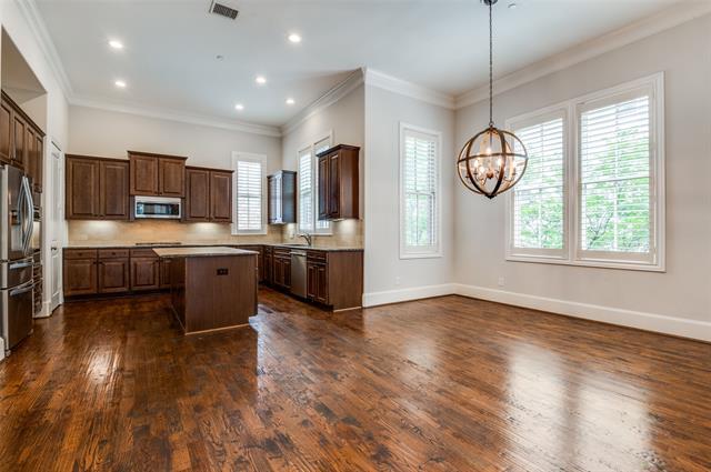 Building Photo - 2110 Helsminster Dr