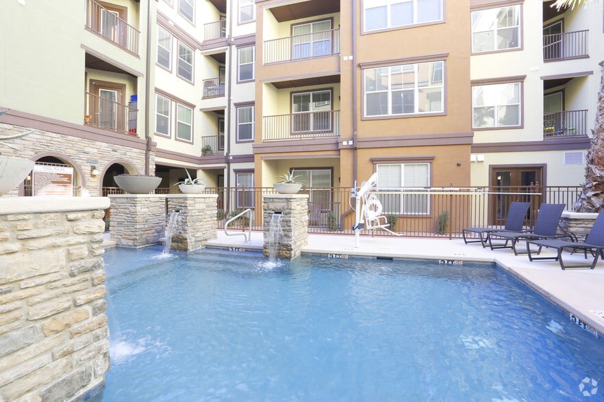 The View at Montecillo Apartments 140 W Castellano Dr El Paso TX