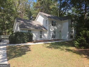 Building Photo - 302 Henley Way