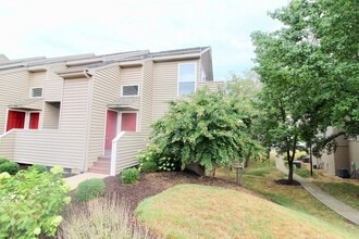 Building Photo - 1384 Bradley Dr