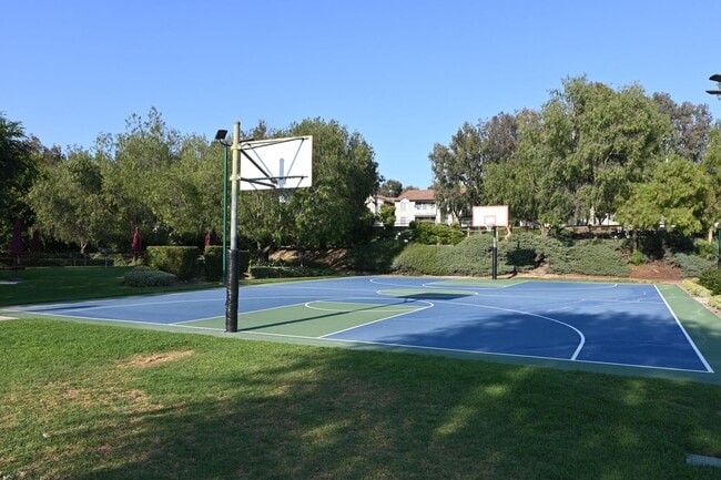 Building Photo - Immaculate 2 story 3 bedroom 2.5 bath house in Laguna Niguel