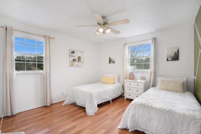 Building Photo - 634 Pollard Rd