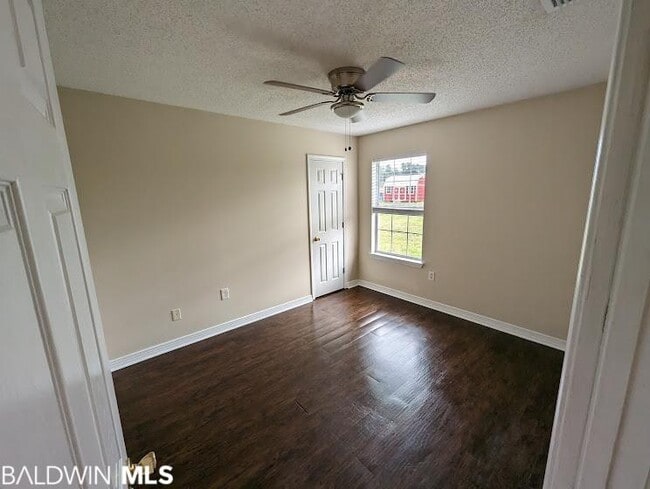 Building Photo - 12971 Labradors Run