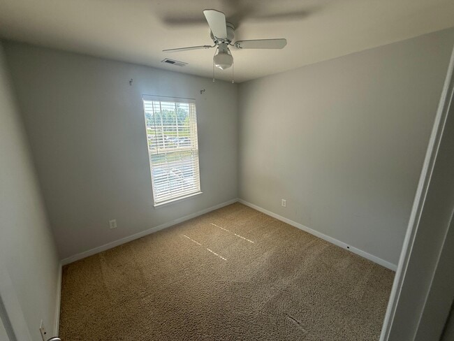 Building Photo - 446 Kingscote Ln