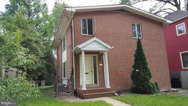 Primary Photo - 1034 17th St S