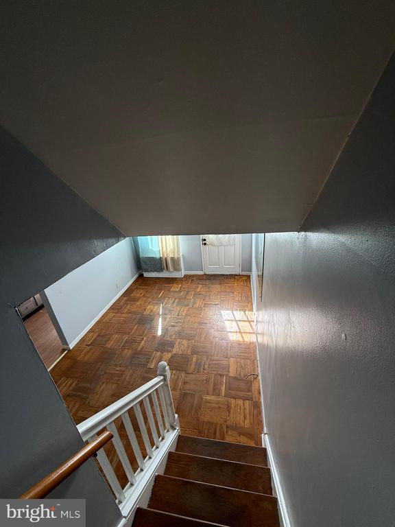 Building Photo - 557 Wiltshire Rd