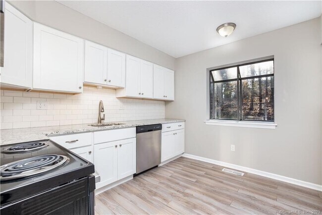 Building Photo - 266 Conestoga Way