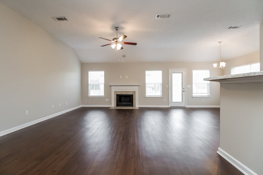 Building Photo - 1413 Micheles Way