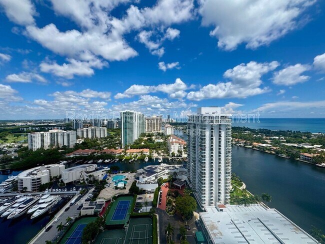 Building Photo - 19667 Turnberry Way