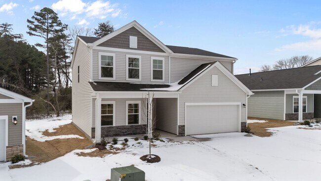 Building Photo - 4 Bedroom/3 Bath Sanford