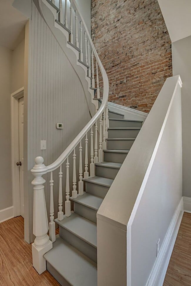 Interior Photo - 420 Chestnut St