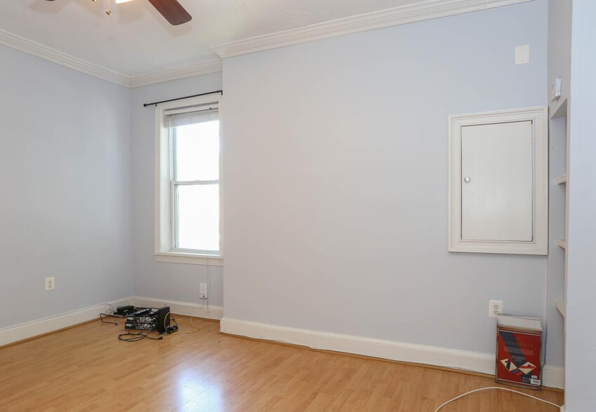 Building Photo - 1555 4th St NW