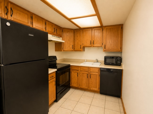 Building Photo - 2932 Shadow Creek Dr