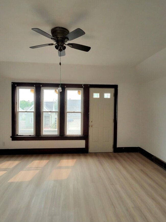 Building Photo - 3805 N 20th St