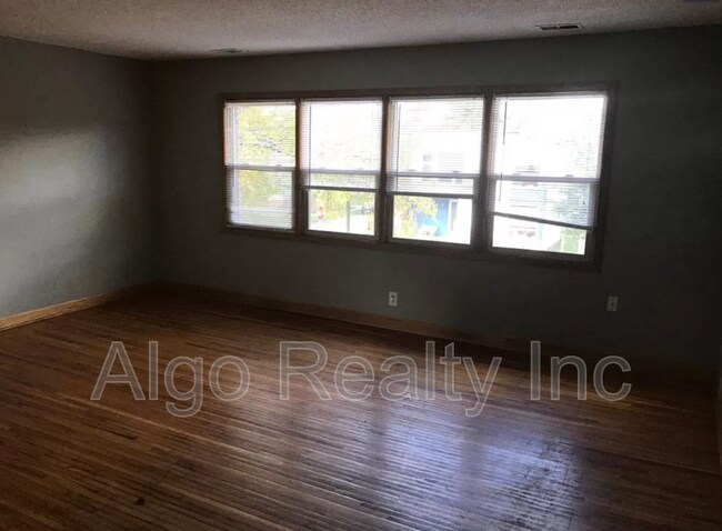 Building Photo - 2419 Plymouth Ave N