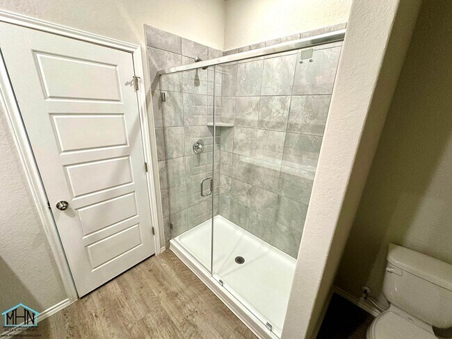 Building Photo - Welcome to this gorgeous 3-bedroom, 2-bath home in the heart of New Braunfels!