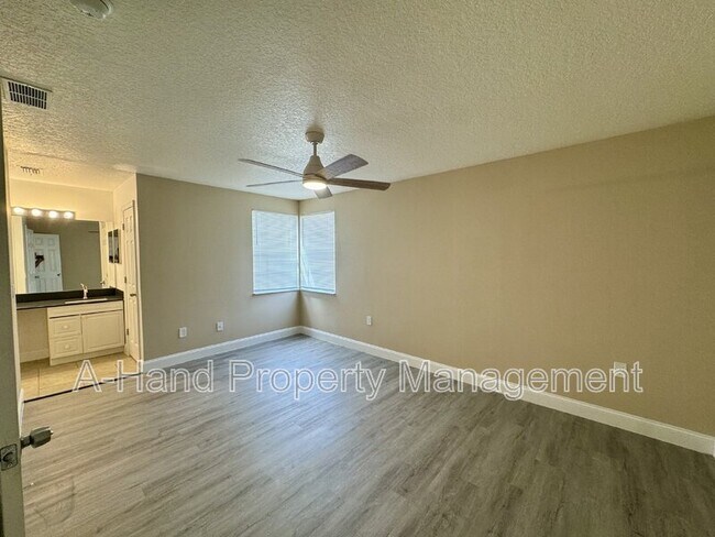 Building Photo - 522 Australian Way