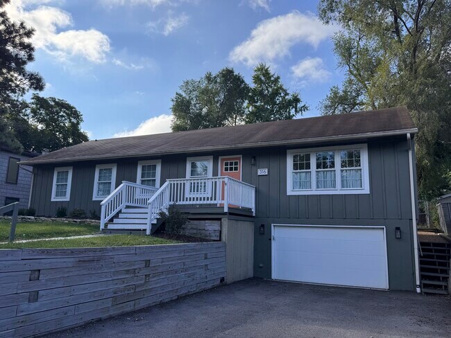 Primary Photo - 316 Plum St