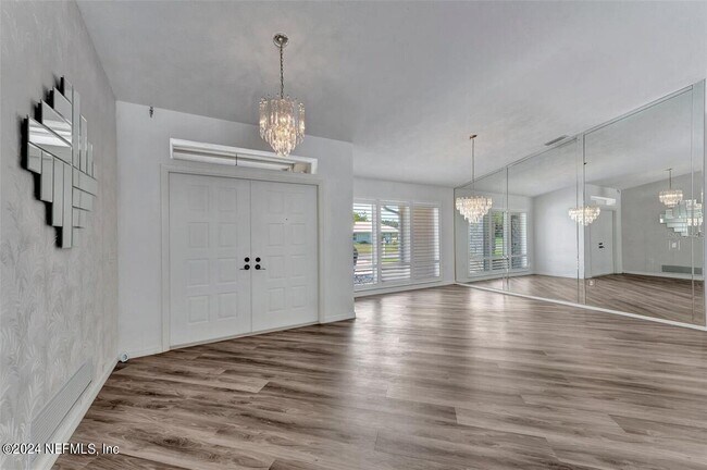 Building Photo - 405 Waterside Ln