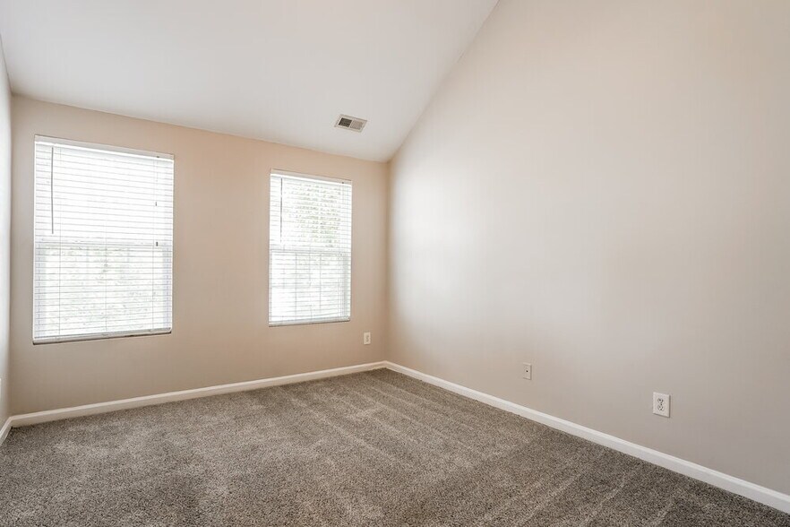 Building Photo - 1112 Lombar St