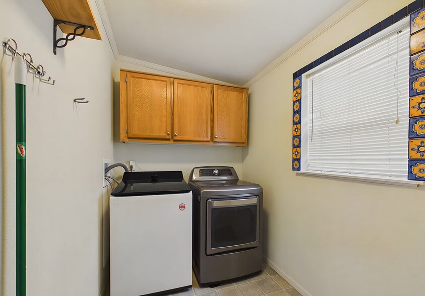 Building Photo - 111 Honeydew Ln