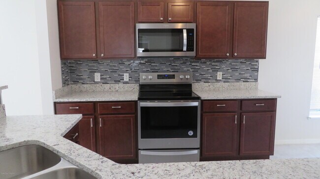 Building Photo - 1777 Sawgrass Dr SW