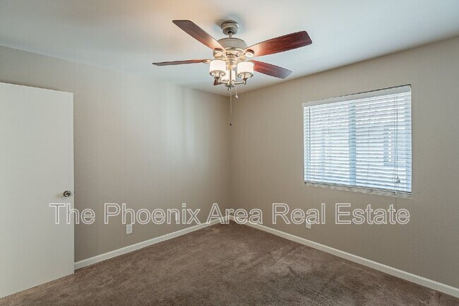 Building Photo - 700 W University Dr