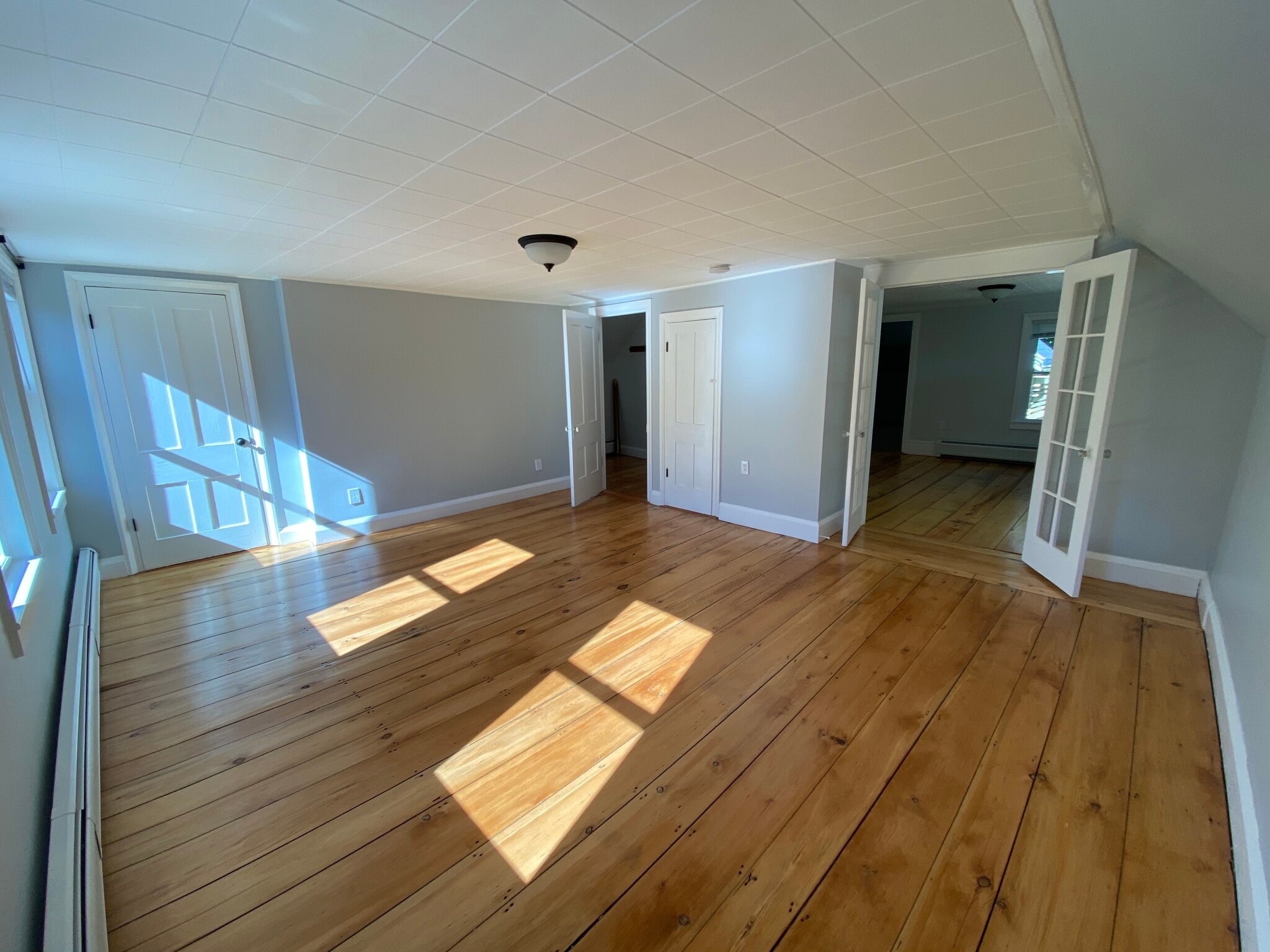1st bedroom - 223 Pearl St