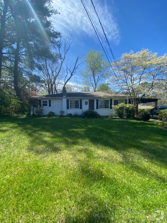 Building Photo - Perfect location in West Knoxville!!