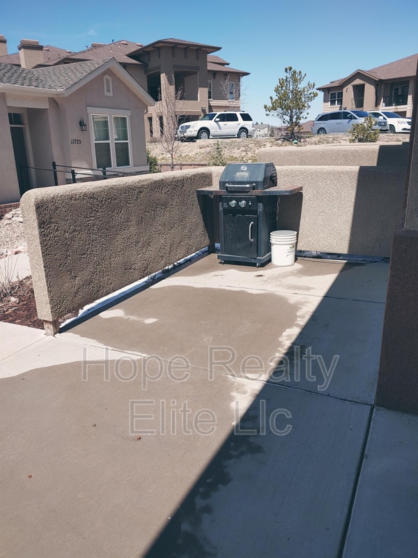 Building Photo - 1555 Promontory Bluff View