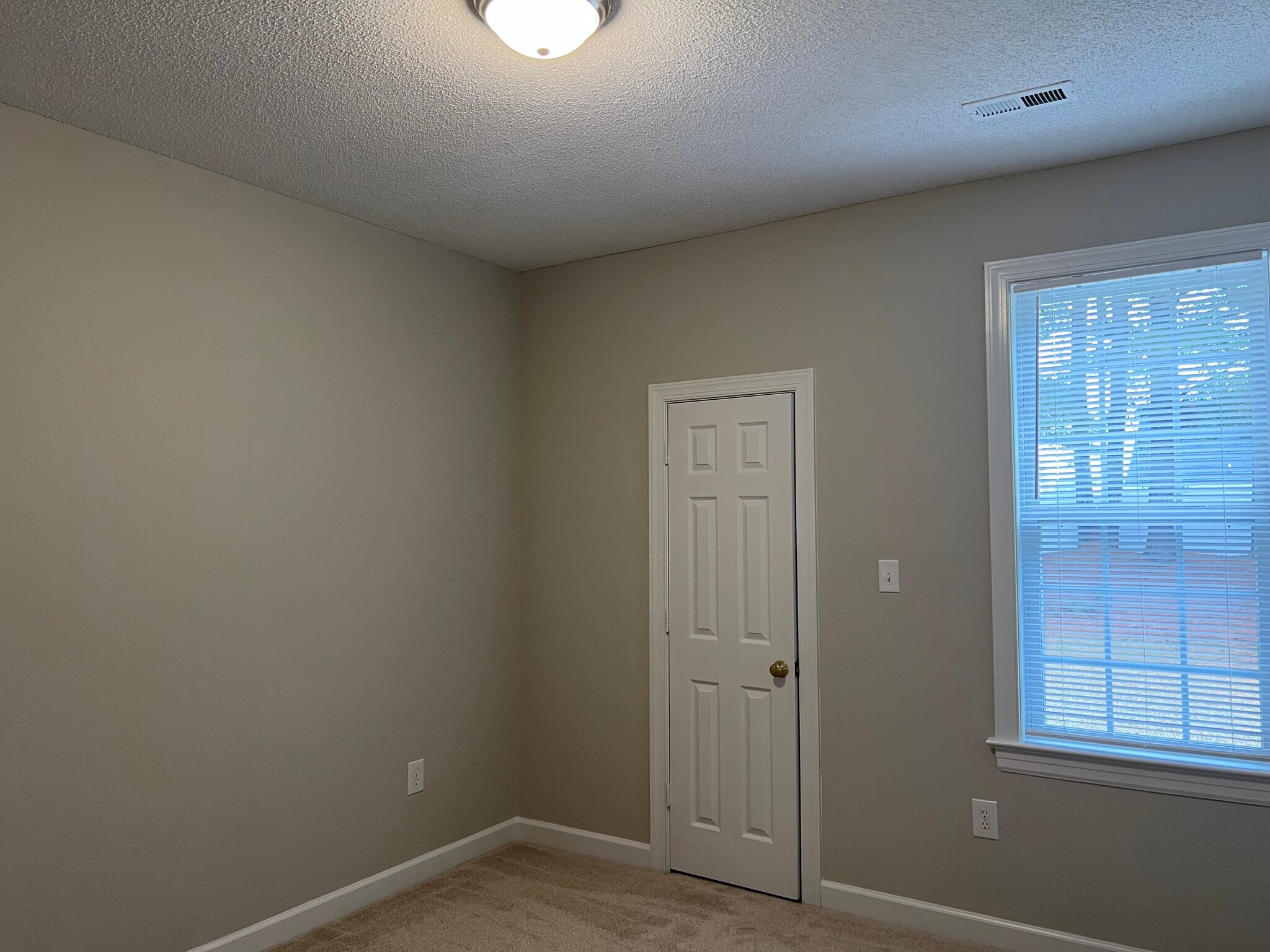 Building Photo - 3308 Whitlock Dr N
