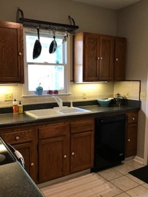 Building Photo - Sylvan Heights 3 bedroom Home For Rent