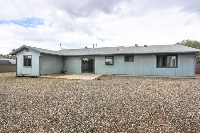 Building Photo - Four Bedroom in Prescott Valley