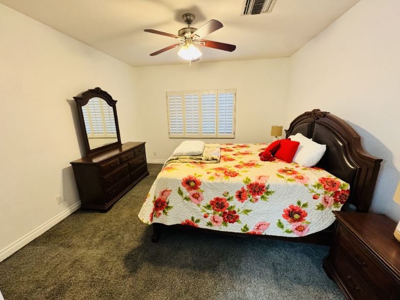 Building Photo - 7816 Pinnochio Ave