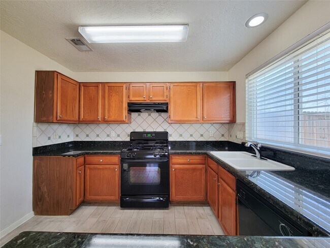 Building Photo - 8611 Pool Creek Dr