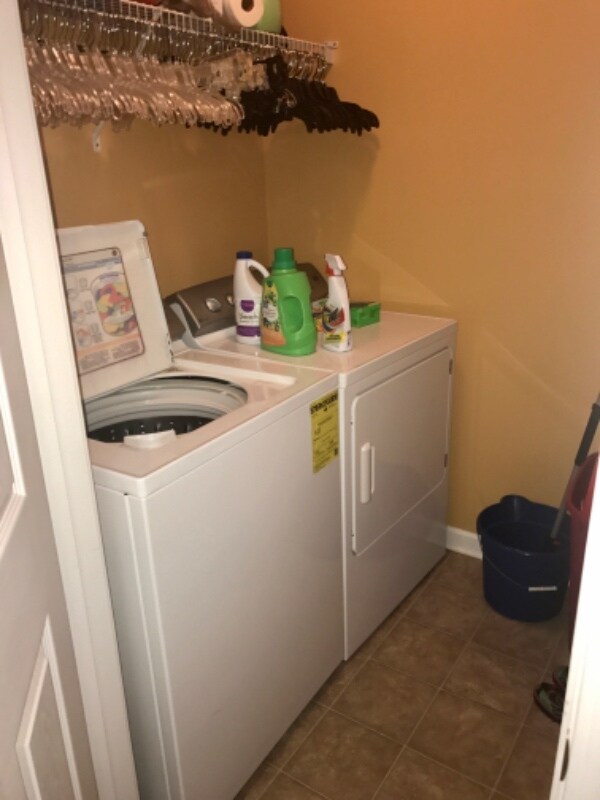 Building Photo - 10852 Holly Ridge Blvd