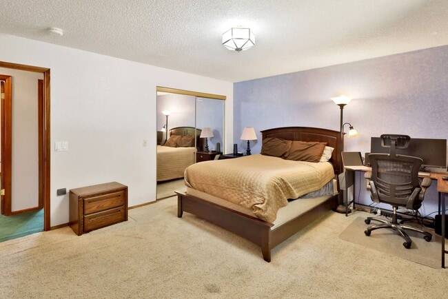 Building Photo - Preleasing Now! Available early August! 7 Bed, 2.5 Bath House!