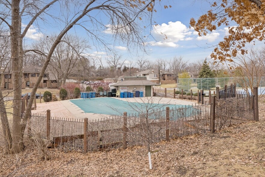 Building Photo - 3620 Independence Ave S